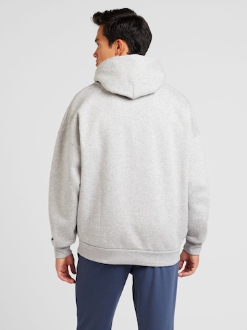 Hanorac sport de la UNDER ARMOUR pe gri