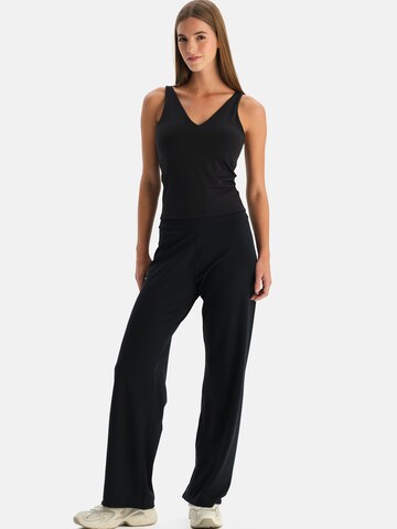 Dagi Regular Pants in Black