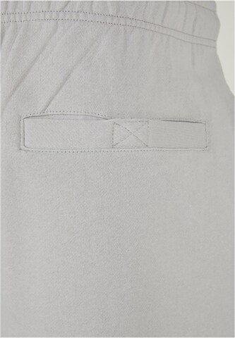 Urban Classics Regular Shorts in Grau