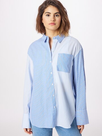 NA-KD Blouse 'Lisa & Lena' in Blue: front