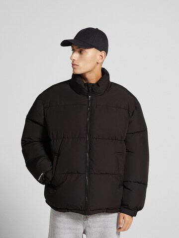 Veste d’hiver Bershka en noir : devant