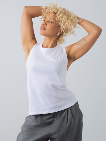 Honest Basics Top in Wit: voorkant