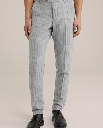 WE Fashion Slim fit Trousers with creases in Grey: front