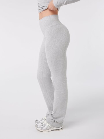 YO-GAYA Flared Leggings 'Lounge' in Grey