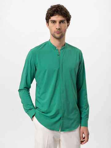 Coupe regular Chemise Antioch en vert : devant