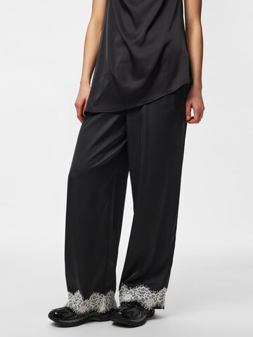 PIECES Wide leg Broek 'PCAriel' in Zwart: voorkant
