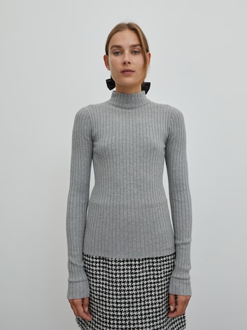 EDITED Pullover 'Jannice' in Grau