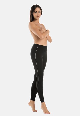 Skinny Leggings di TEYLI in nero: frontale