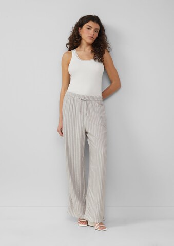 QS Wide leg Broek in Grijs: voorkant