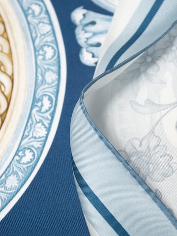 MayTree - Chal en azul