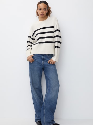 Pull&Bear Sweater in Beige: front