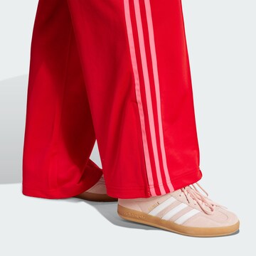 ADIDAS ORIGINALS Широкий Штаны 'Adicolor Classic Firebird' в Красный