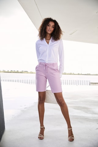 LASCANA Regular Shorts in Pink