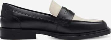 TAMARIS Classic Flats in Black