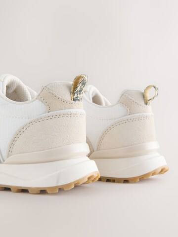 Baskets Next en beige