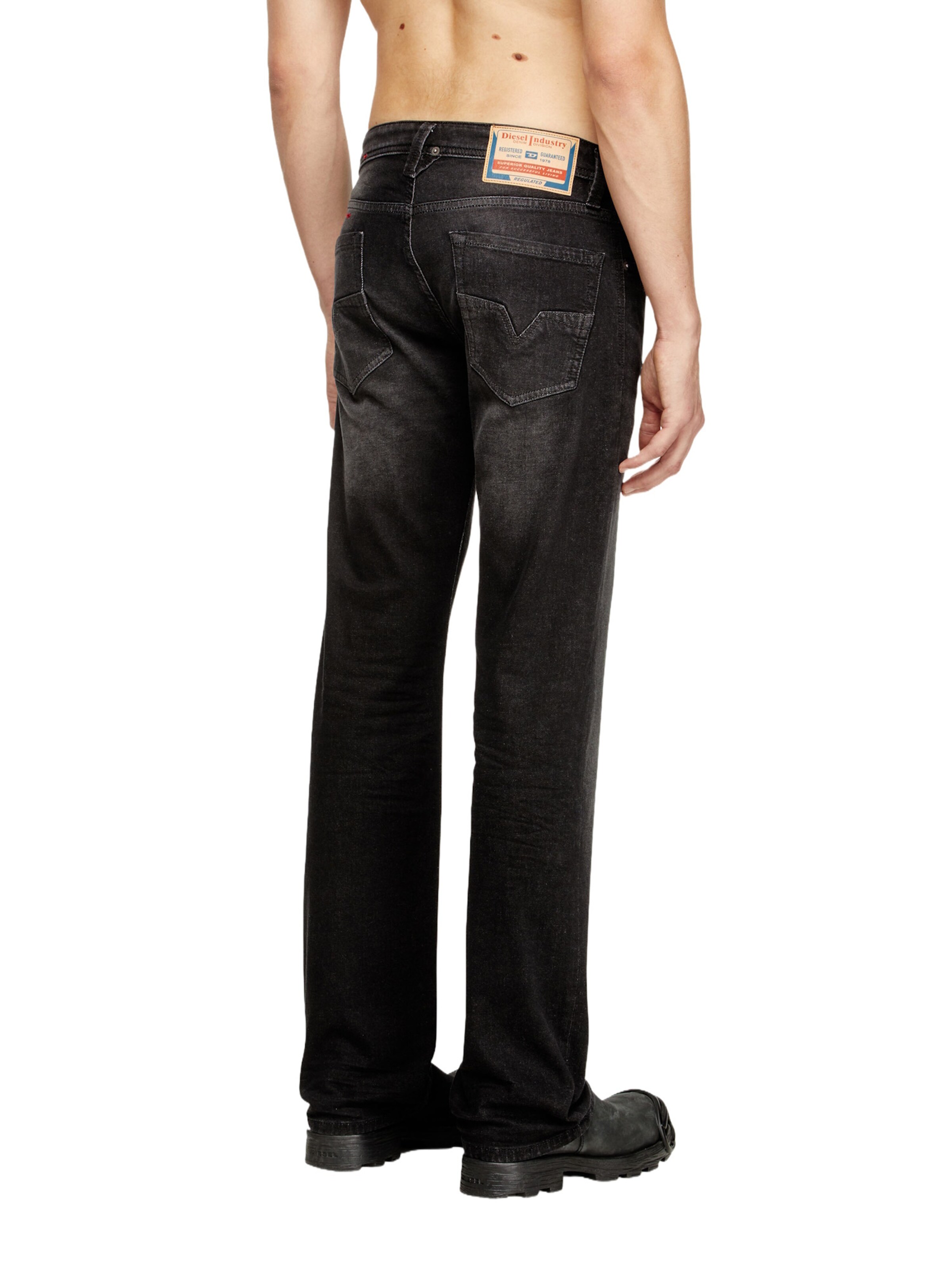 regular Jeans '1985 LARKEE' di DIESEL in nero