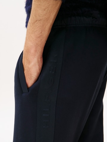 TOMMY HILFIGER Tapered Bukser i blå