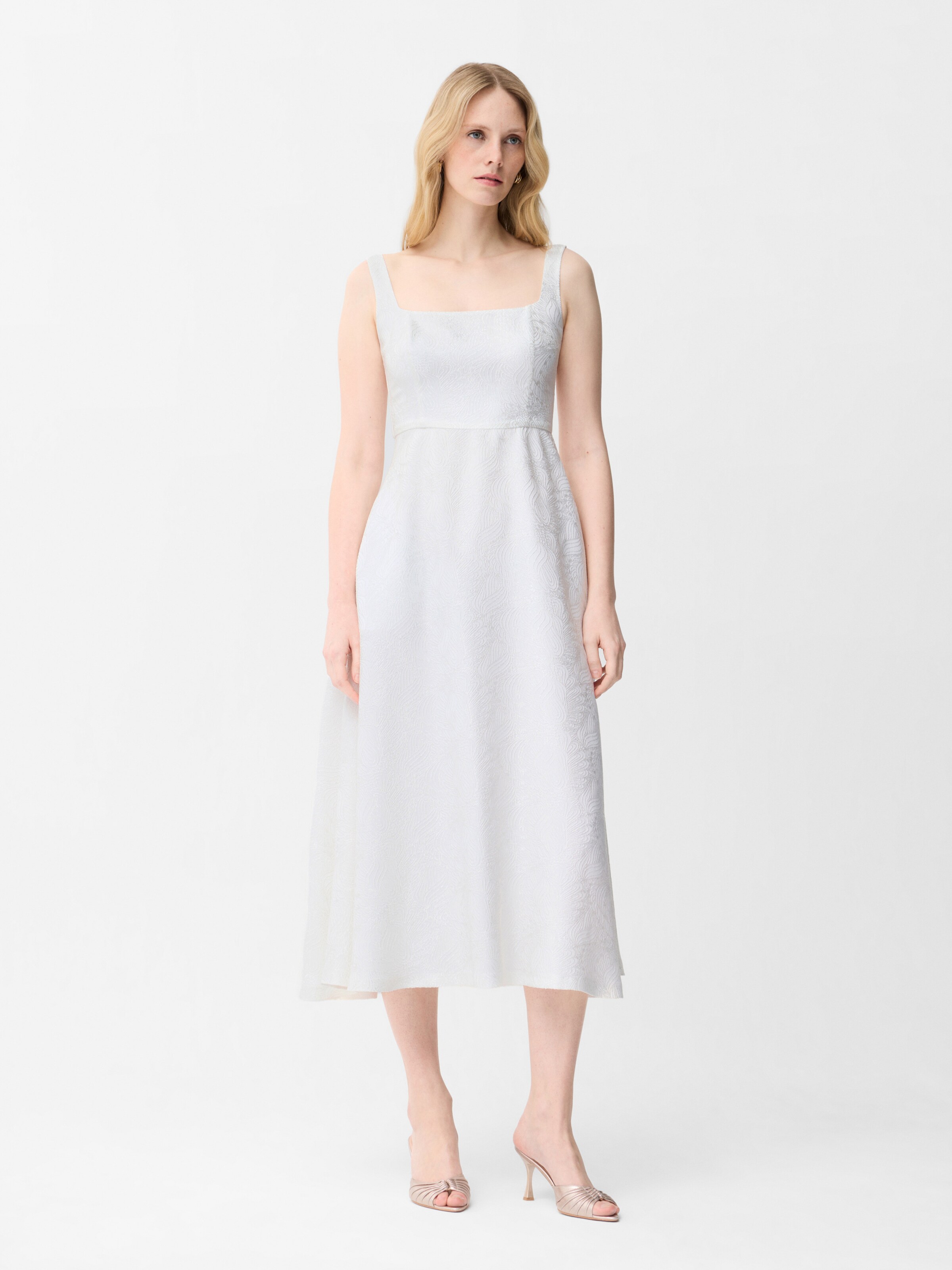 adl Dress in Beige