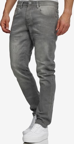 Jean 'A106' Tazzio en gris : devant