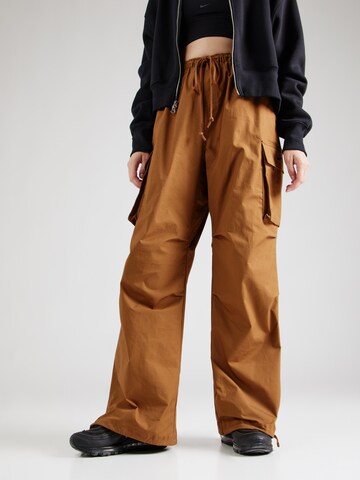 Nike Sportswear Loose fit Cargo trousers in Brown: front