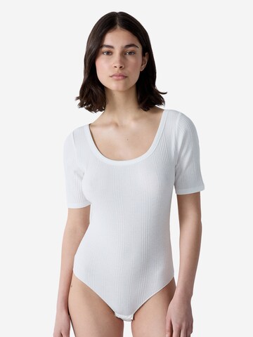 Body di ETAM in bianco: frontale