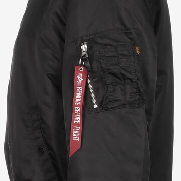 ALPHA INDUSTRIES Vinterjakke i sort