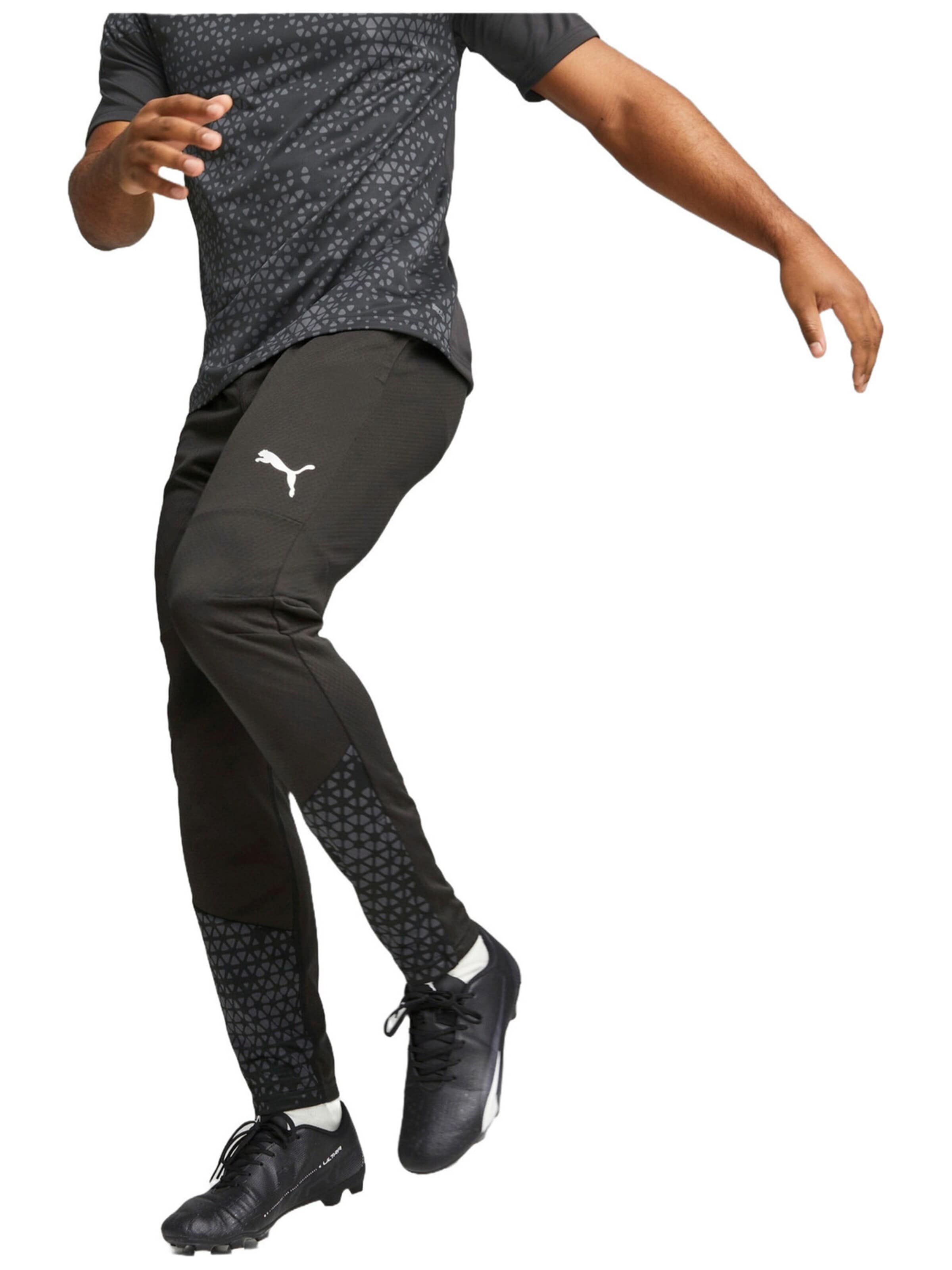 regular Pantaloni sportivi 'Puma Teamcup Pant' di PUMA in nero: frontale