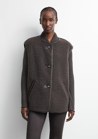 COMMA Bodywarmer in Bruin: voorkant