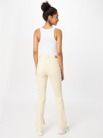 Gina Tricot Flared Jeans i gul