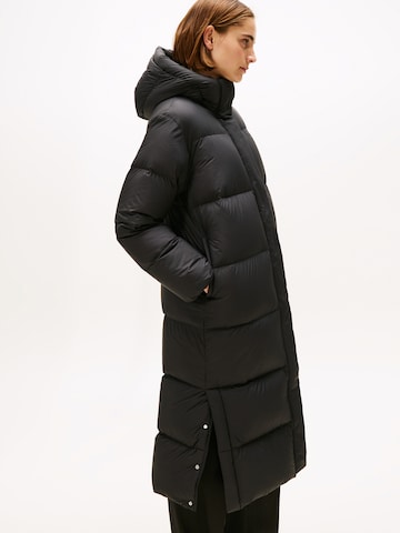 TOMMY HILFIGER Zimní kabát – černá
