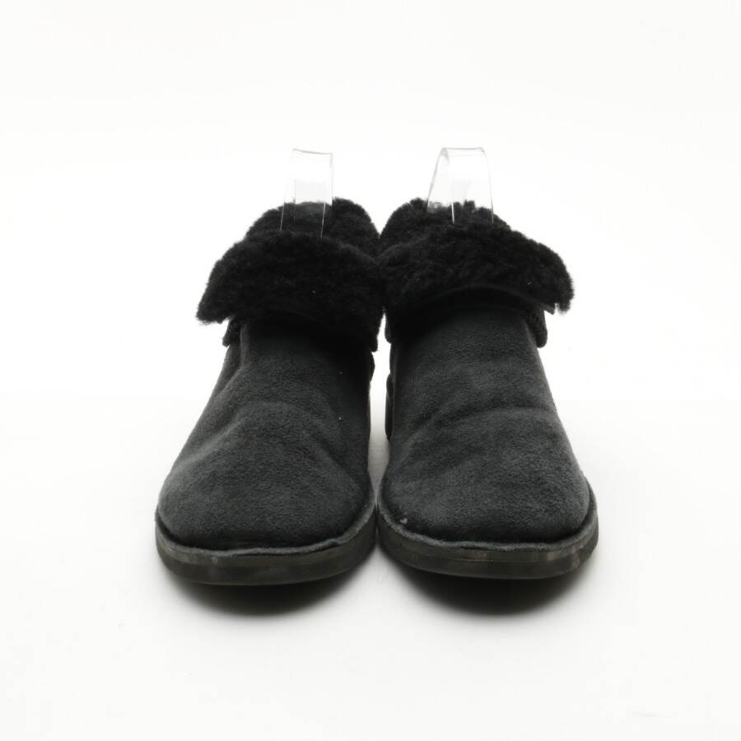 UGG Flats & Loafers in 38 in Grey