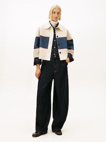 TOMMY HILFIGER Tussenjas in Beige