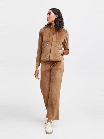 b.young Joggingpak in Bruin: voorkant