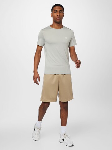 Nike Sportswear Regular Shorts in Grün