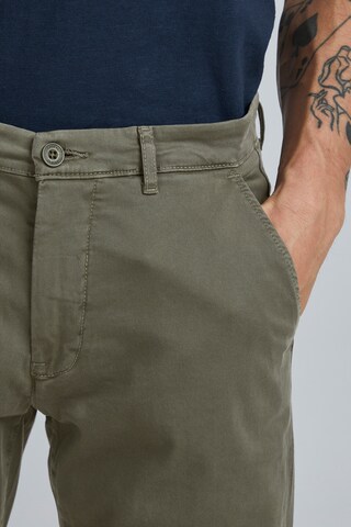 Regular Pantalon chino 'Viggo' Casual Friday en vert