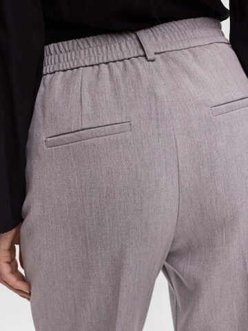 Effilé Pantalon à plis 'Maya' VERO MODA en gris