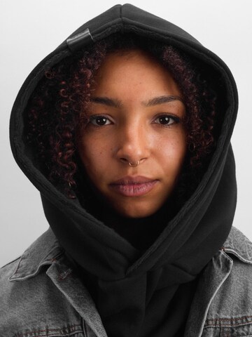 Manufaktur13 Scarf 'Hooded Loop' in Black