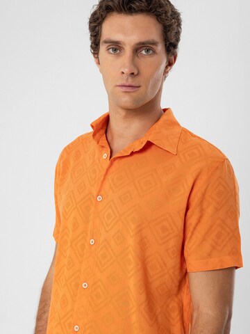 Regular fit Camicia di Antioch in arancione