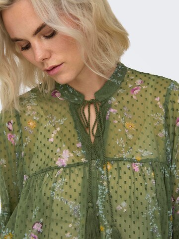 Bluză 'AIDA ELISA' de la ONLY pe verde