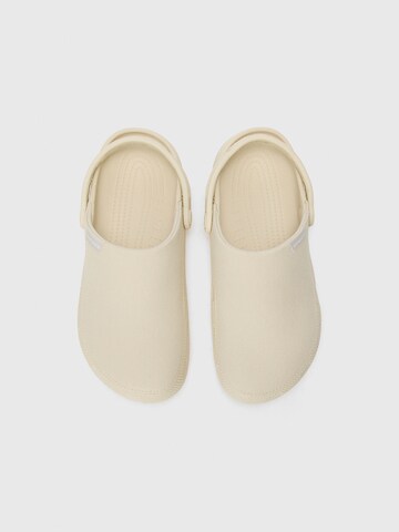 Crocs - Socas 'Classic' em bege