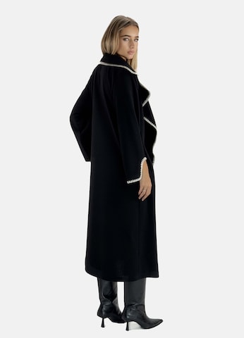Elara Between-Seasons Coat in Black