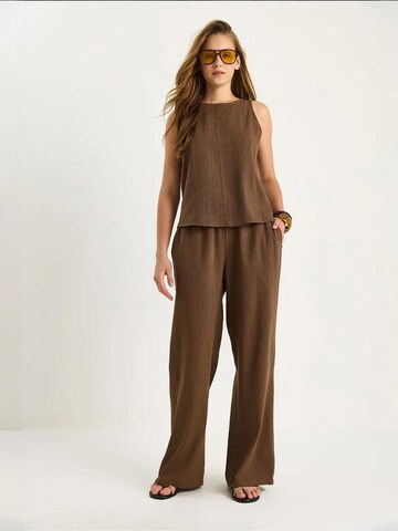 Pantalons de tailleur Bianco Lucci en marron