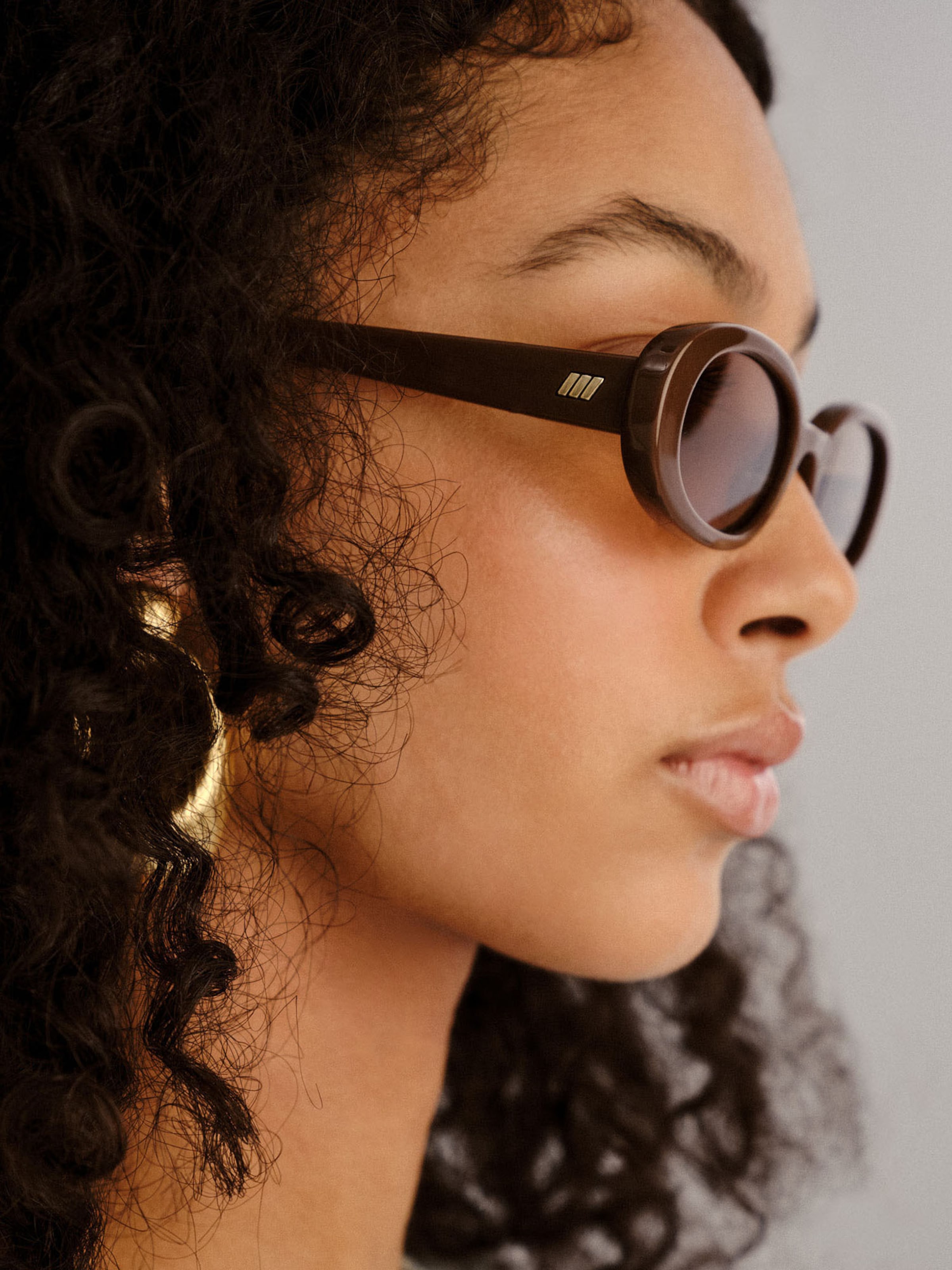 Occhiali da sole 'Outta love' di LE SPECS in marrone