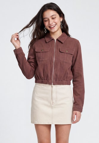 Veste mi-saison MYMO en marron : devant