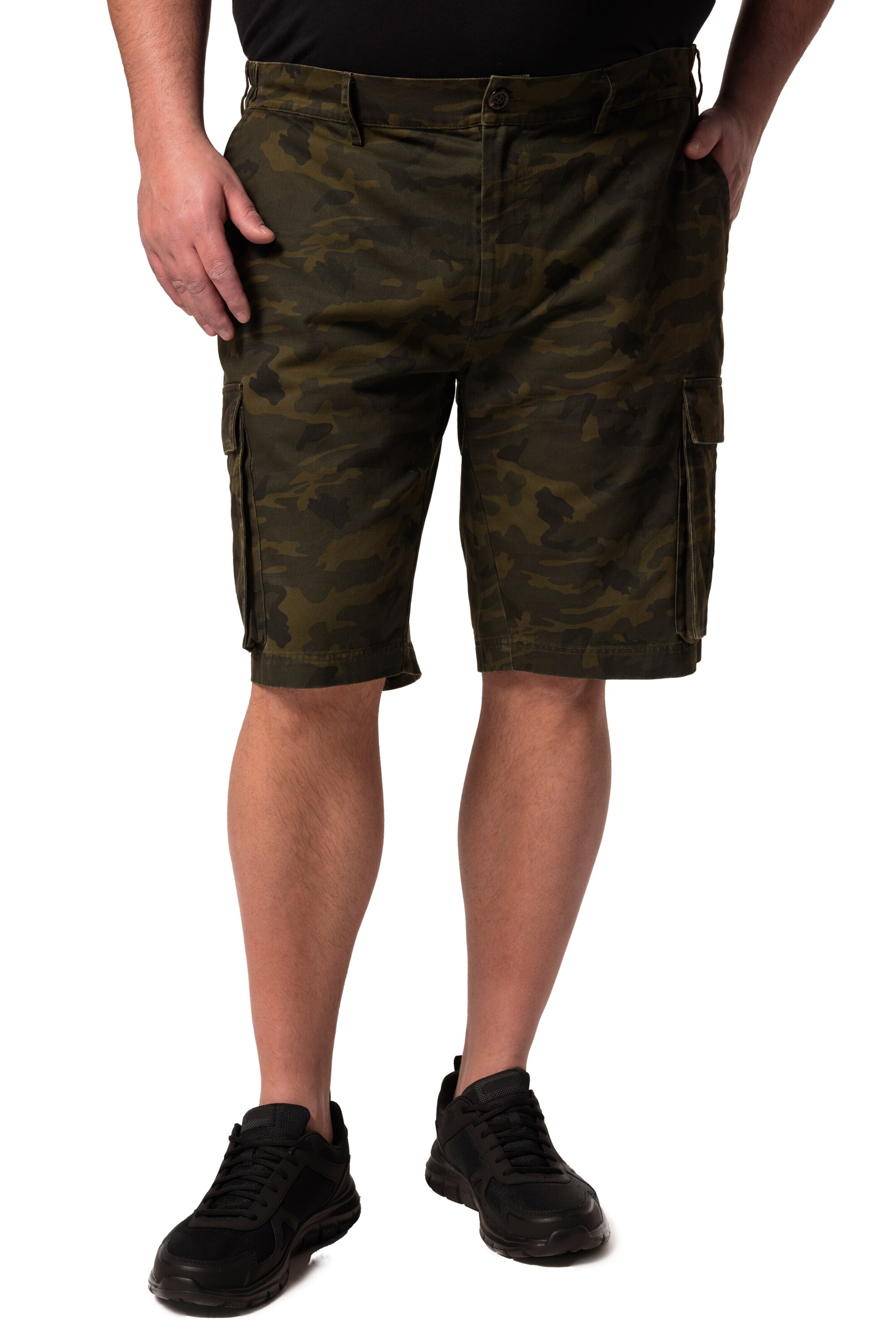 Men Plus Loose fit Trousers in Green: front