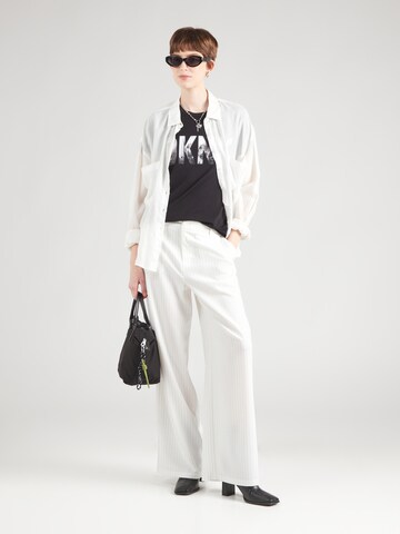 DKNY T-Shirt 'SKYLINE' in Schwarz