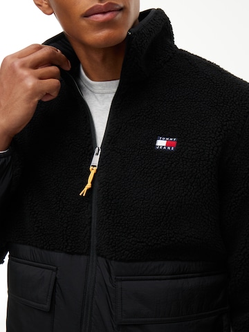 Tommy Jeans Átmeneti dzseki 'ESSENTIAL' - fekete