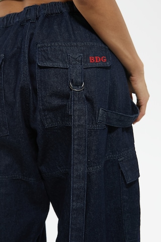 BDG Urban Outfitters Regular Cargohose in Blau