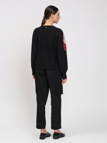 Pulover de la Influencer pe negru