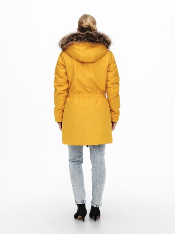 Parka invernale 'Iris' di ONLY in giallo